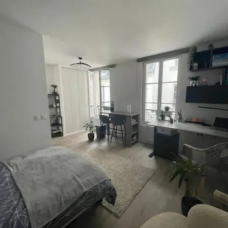 Apartment Joli Batignolles Paris